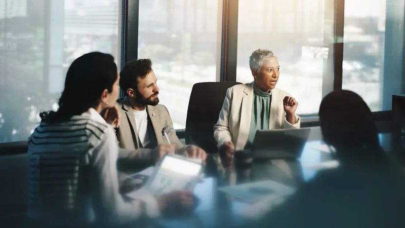 Equipe GFC Contabilidade em reunião estratégica — Serviços contábeis em Campo Largo e Curitiba PR